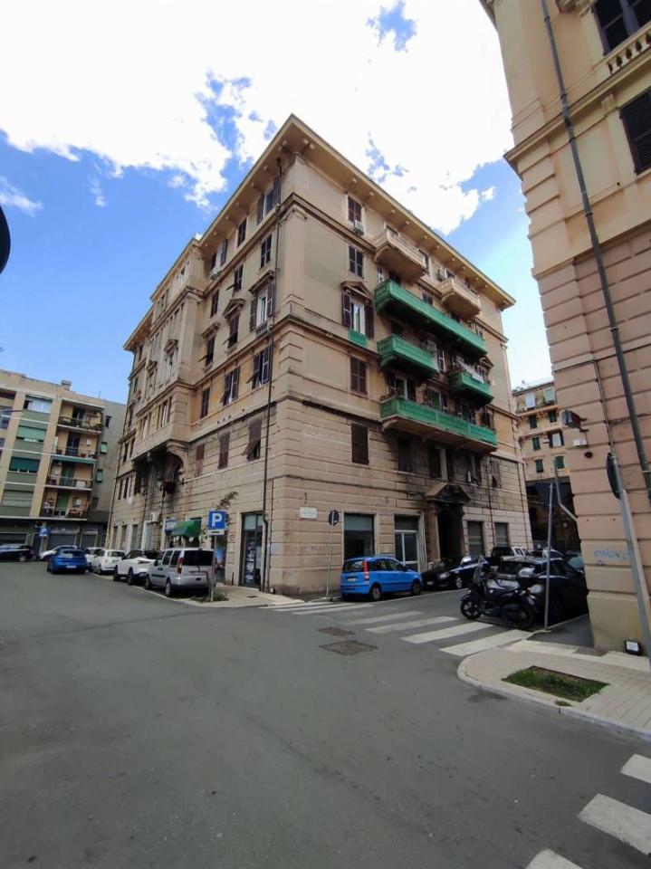 appartamento in vendita a Genova in zona Sampierdarena