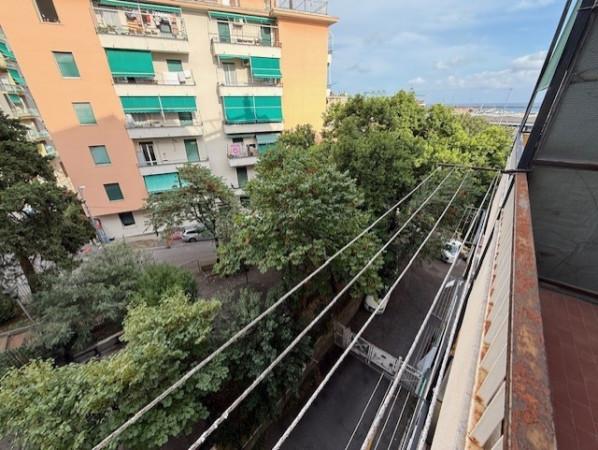 appartamento in vendita a Genova in zona Palmaro / Pra'