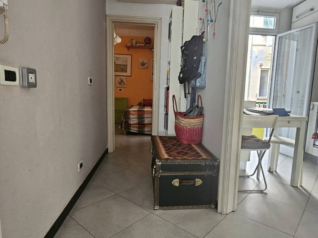 appartamento in vendita a Genova in zona Sestri Ponente