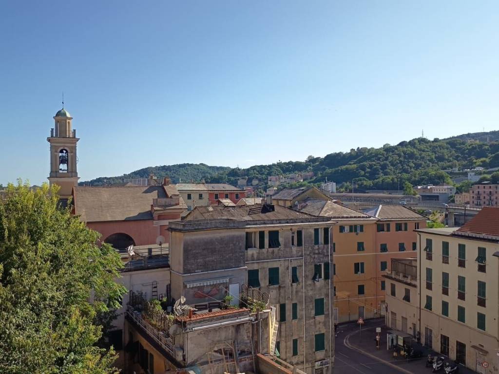 appartamento in vendita a Genova in zona Rivarolo
