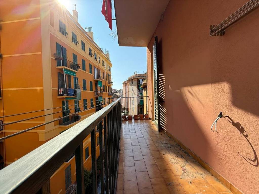 appartamento in vendita a Genova in zona Quezzi