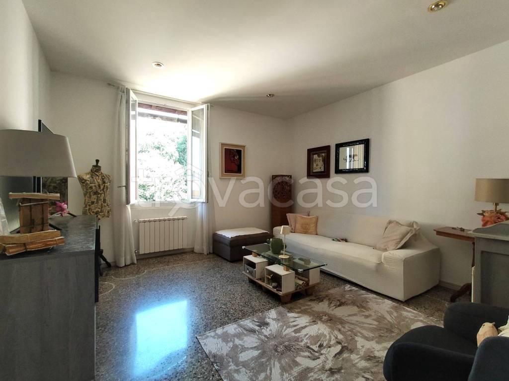 appartamento in vendita a Genova in zona Marassi