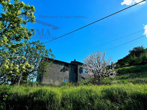 casa indipendente in vendita a Genova in zona Voltri