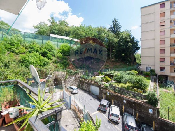 appartamento in vendita a Genova in zona Rivarolo