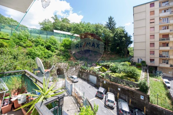 appartamento in vendita a Genova in zona Rivarolo