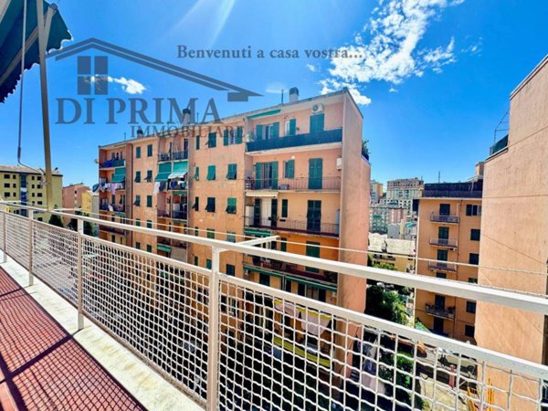 appartamento in vendita a Genova in zona Sestri Ponente