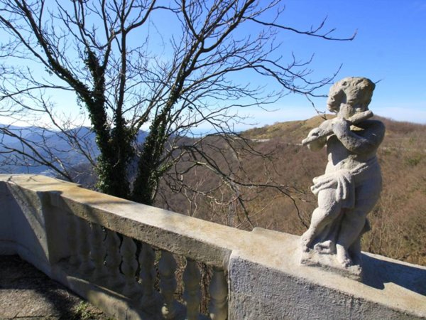 appartamento in vendita a Genova in zona Struppa