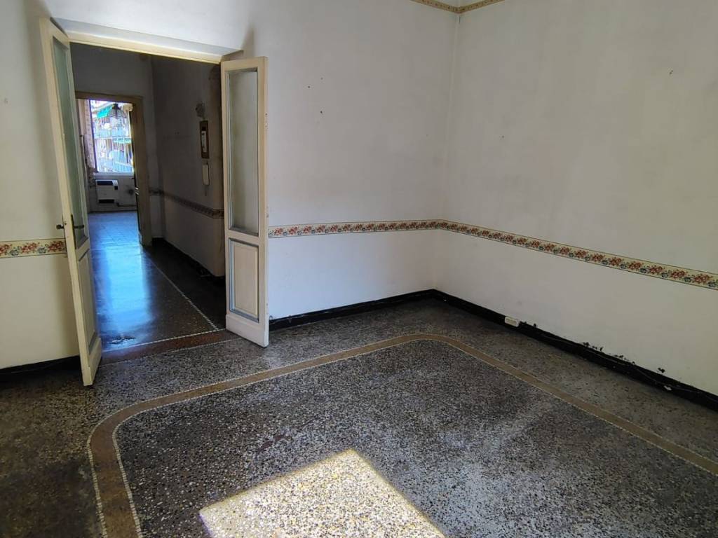 appartamento in vendita a Genova in zona Sestri Ponente