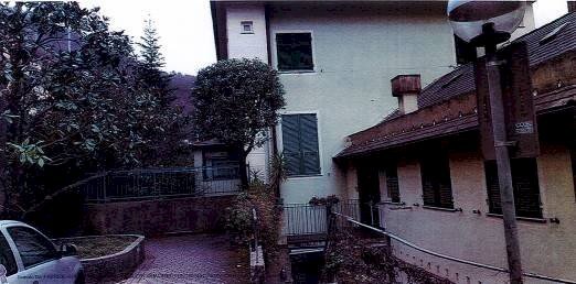 appartamento in vendita a Genova in zona Molassana