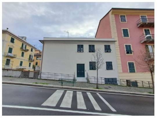 appartamento in vendita a Genova in zona Sestri Ponente