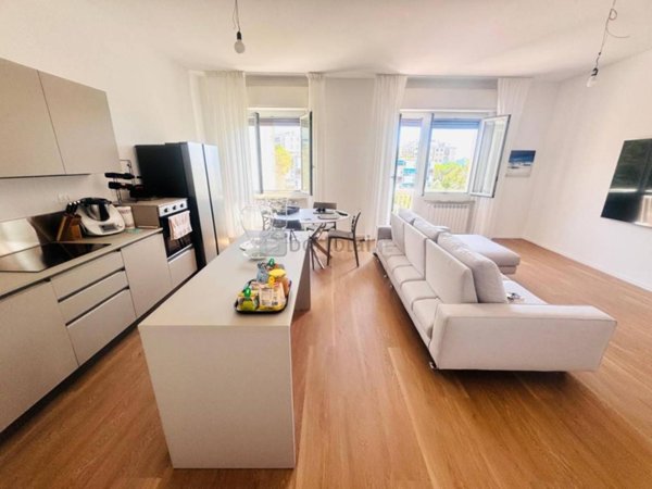 appartamento in vendita a Genova in zona Sturla