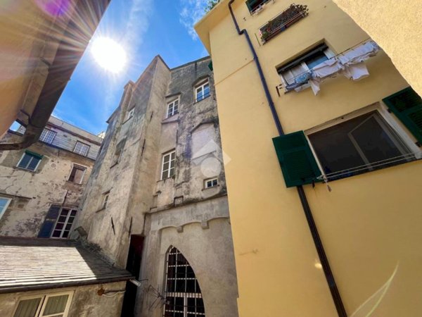 appartamento in vendita a Genova in zona Sottoripa / Maddalena / Molo