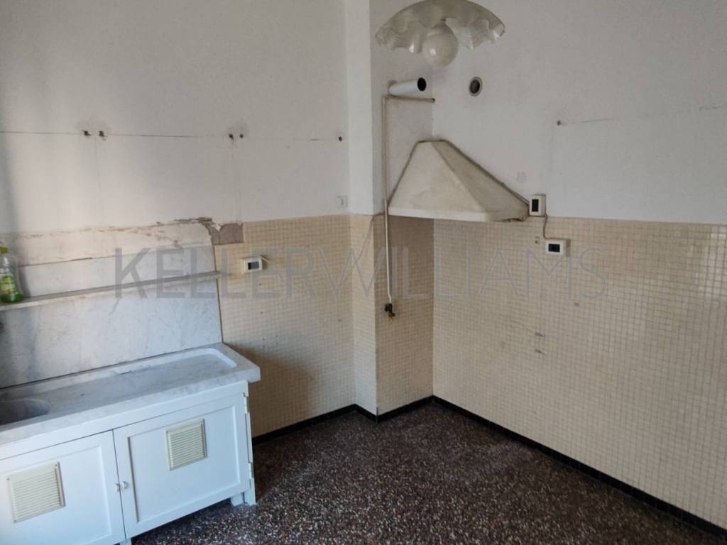 appartamento in vendita a Genova in zona Palmaro / Pra'