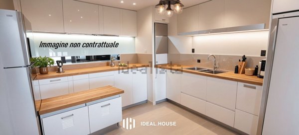 appartamento in vendita a Genova in zona Palmaro / Pra'