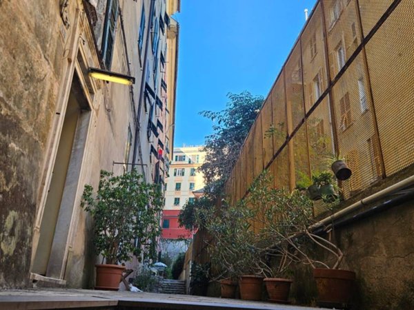 appartamento in vendita a Genova in zona Lagaccio / Granarolo