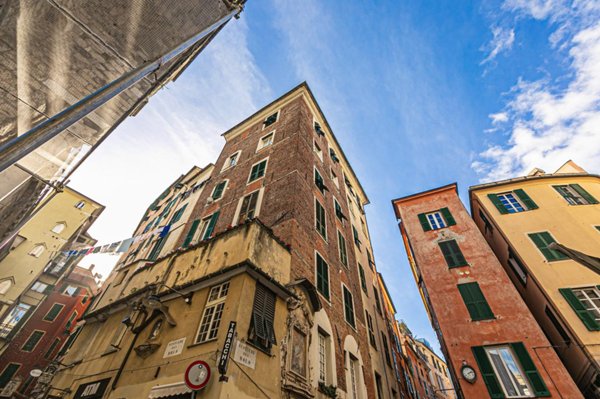 appartamento in vendita a Genova in zona Sottoripa / Maddalena / Molo