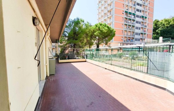 appartamento in vendita a Genova in zona Quarto dei Mille