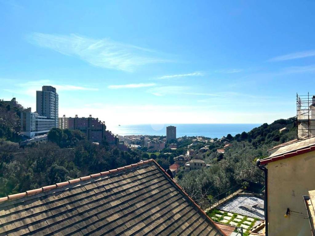 casa indipendente in vendita a Genova