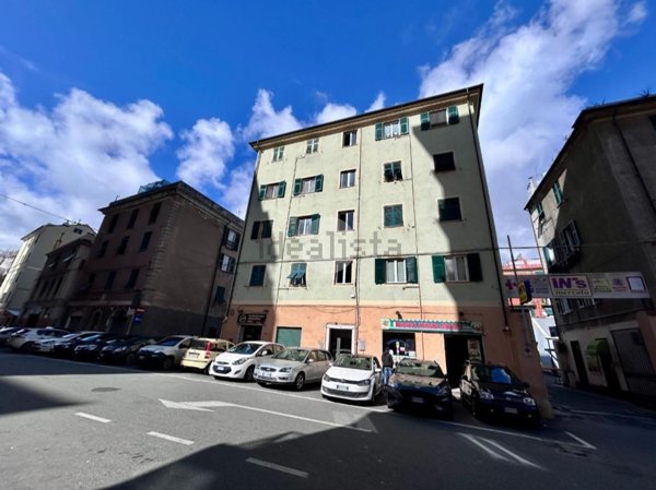 appartamento in vendita a Genova in zona Sestri Ponente