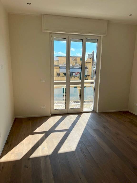 appartamento in vendita a Genova in zona Sottoripa / Maddalena / Molo