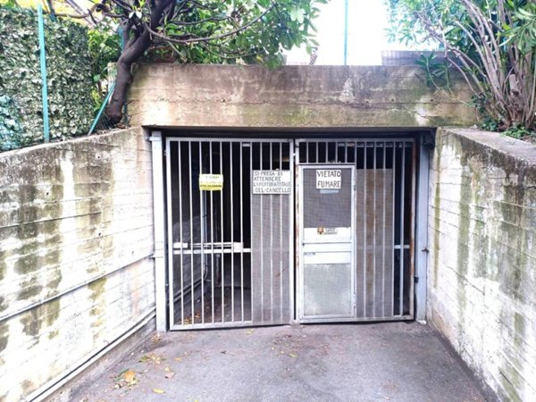negozio in vendita a Genova in zona Sturla