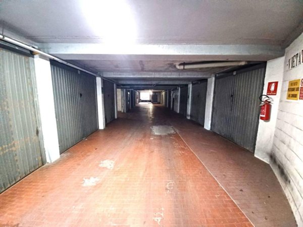 negozio in vendita a Genova in zona Sturla