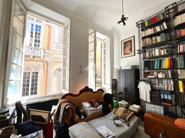 appartamento in vendita a Genova in zona Sottoripa / Maddalena / Molo