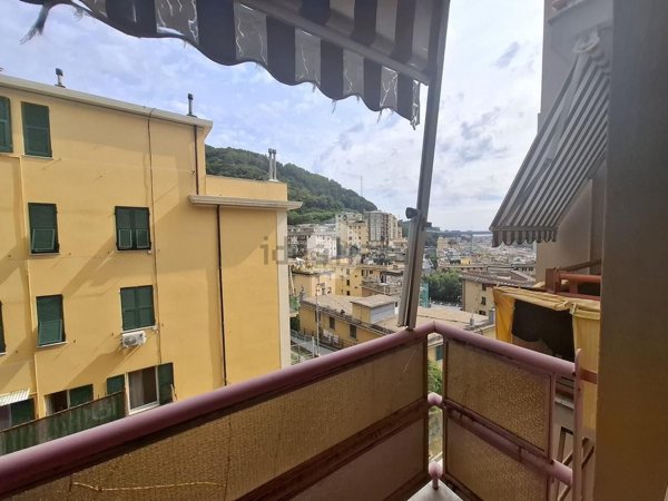 appartamento in vendita a Genova in zona Certosa