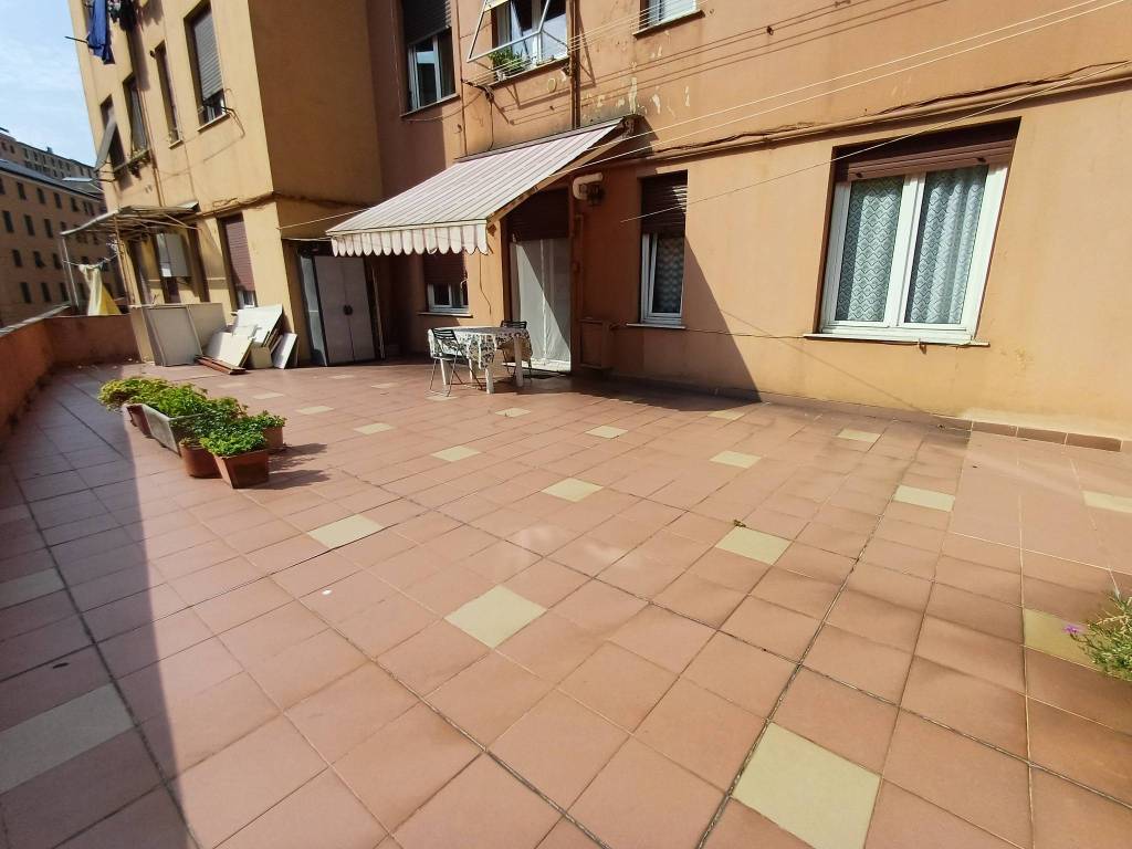 appartamento in vendita a Genova in zona Lagaccio / Granarolo