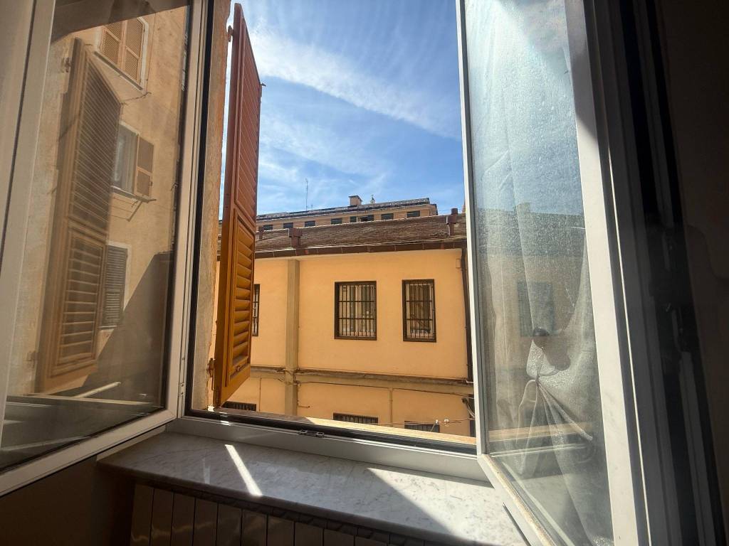 appartamento in vendita a Genova in zona Sestri Ponente