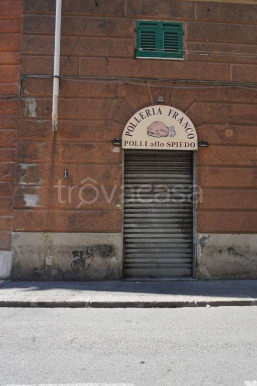 negozio in vendita a Genova in zona Sampierdarena