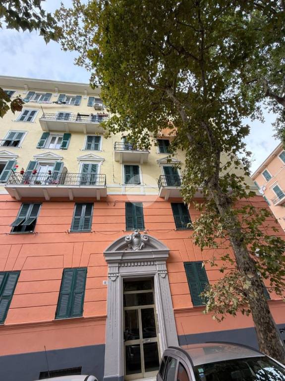 appartamento in vendita a Genova in zona Staglieno