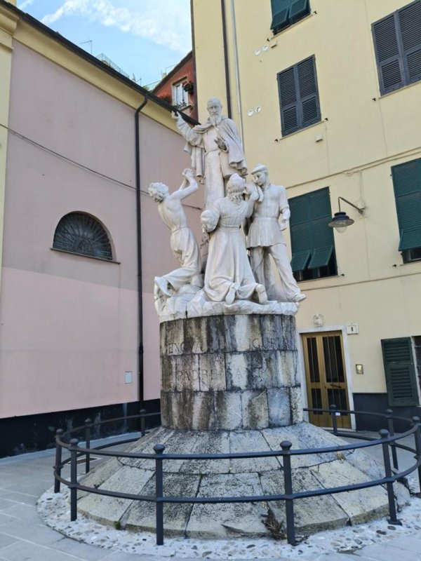 appartamento in vendita a Genova in zona Sottoripa / Maddalena / Molo