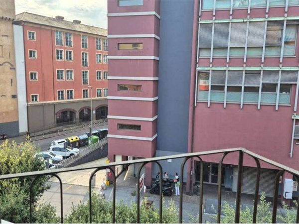 appartamento in vendita a Genova in zona Sampierdarena