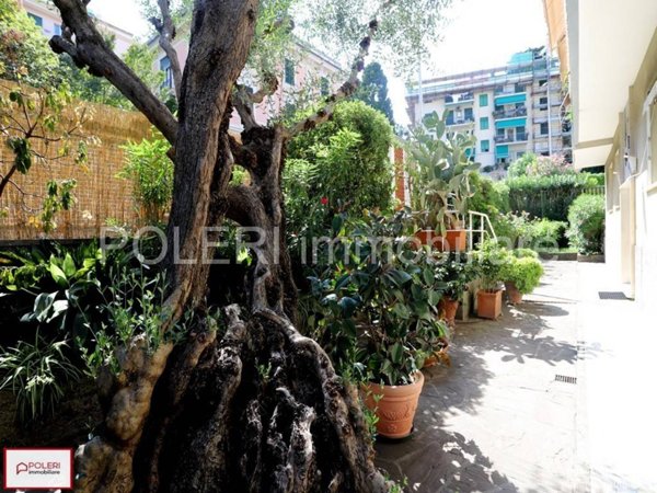 appartamento in vendita a Genova in zona Sturla