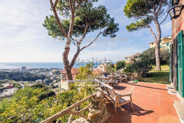 casa indipendente in vendita a Genova in zona Apparizione