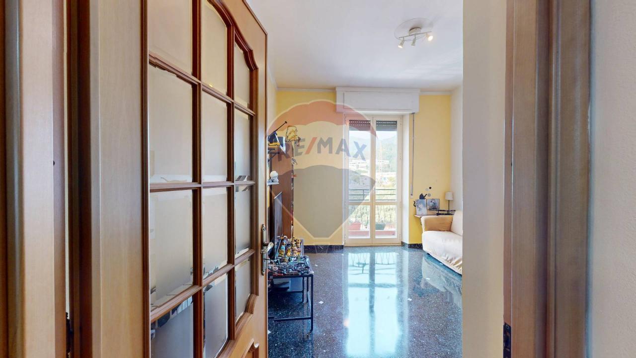 appartamento in vendita a Genova in zona Bolzaneto