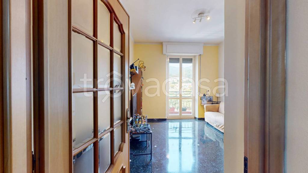 appartamento in vendita a Genova in zona Bolzaneto