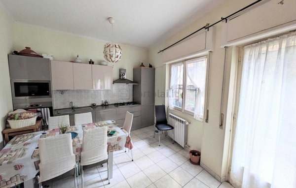 appartamento in vendita a Genova in zona Quarto dei Mille