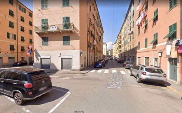 negozio in vendita a Genova in zona Rivarolo