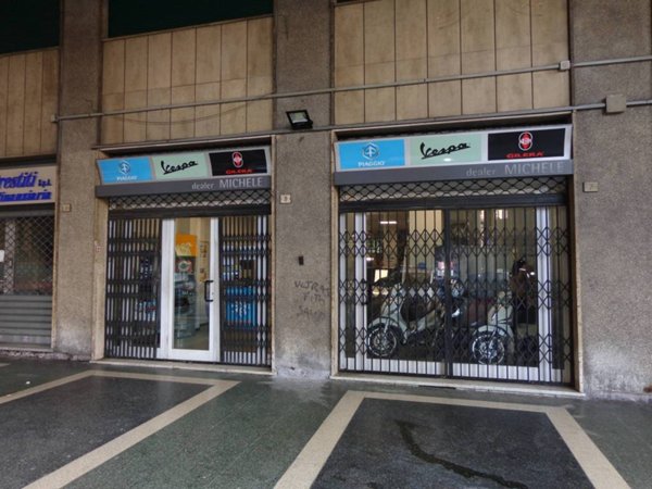 negozio in vendita a Genova in zona Sampierdarena