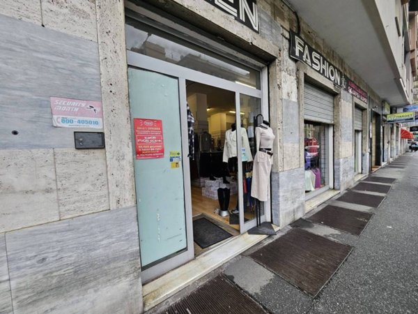 negozio in vendita a Genova in zona Marassi