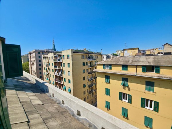 appartamento in vendita a Genova in zona Foce