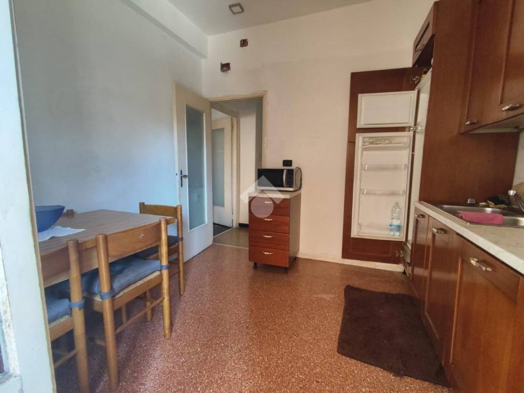 appartamento in vendita a Genova in zona Sestri Ponente