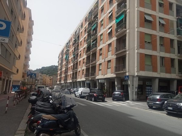 ufficio in vendita a Genova in zona Molassana