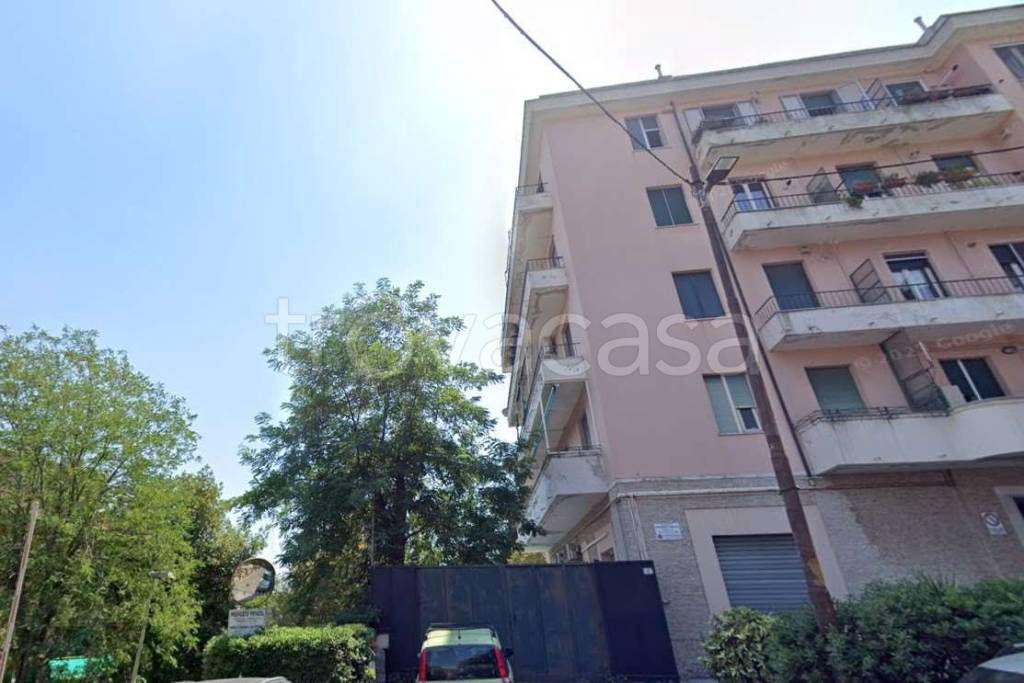appartamento in vendita a Genova in zona Sturla
