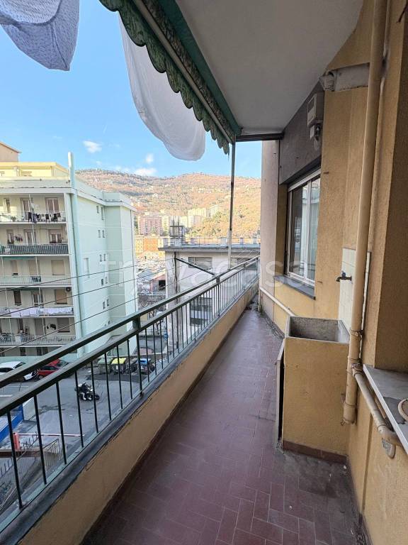 appartamento in vendita a Genova in zona Staglieno