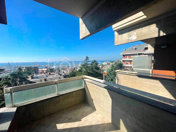 appartamento in vendita a Genova in zona Sestri Ponente