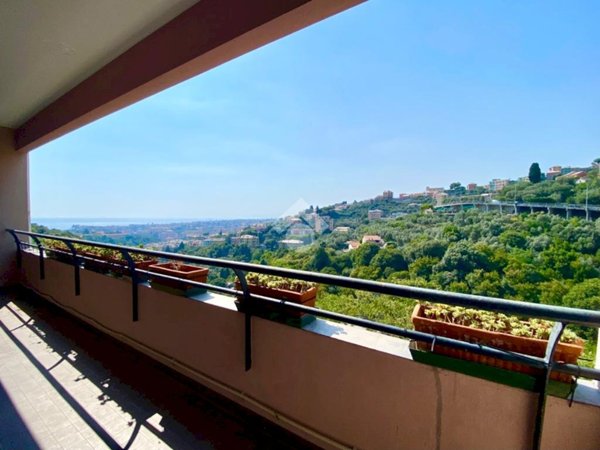 appartamento in vendita a Genova in zona Quarto dei Mille