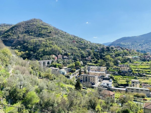 appartamento in vendita a Genova in zona Struppa
